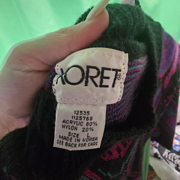 Koret Vintage Black Sweater with Pink and Green Patterns EUC PTP 21 - Picture 2 of 3
